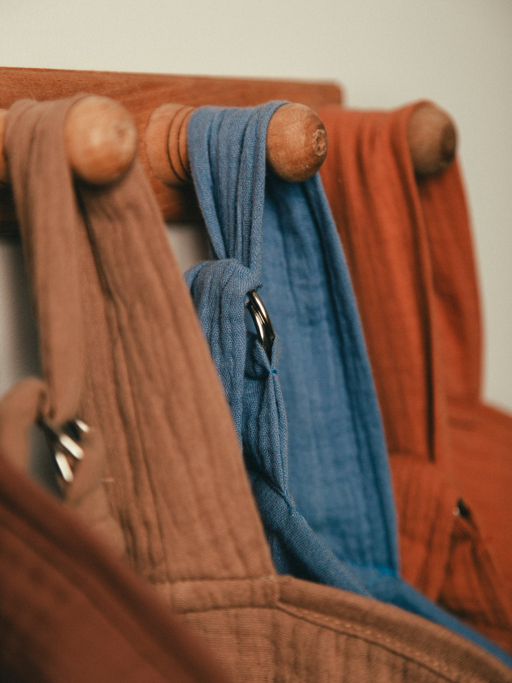 غطاء رضاعة 3 في 1، لون بني شوكولاتة، 100 × 70 سم