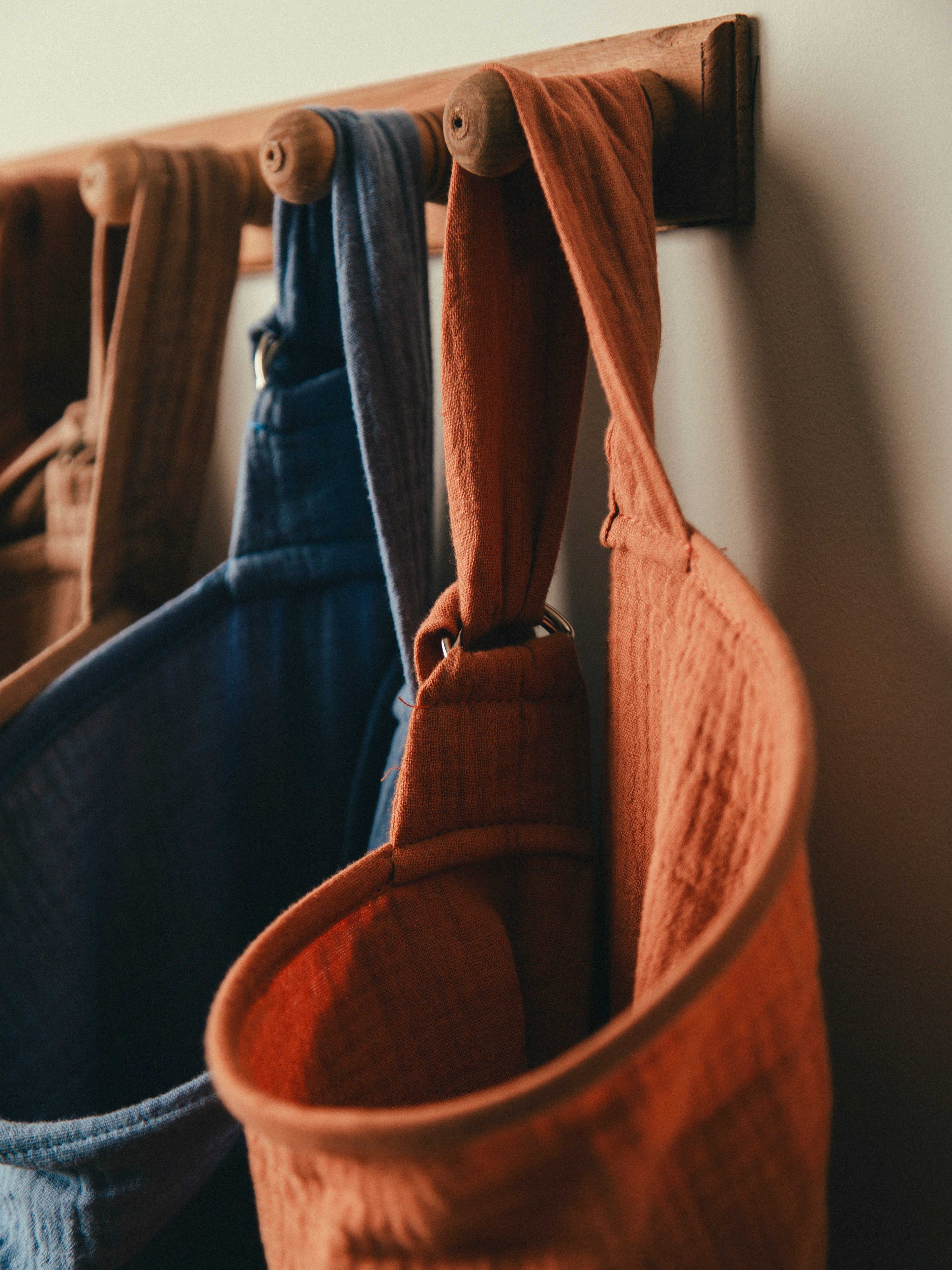 غطاء رضاعة 3 في 1، لون بني شوكولاتة، 100 × 70 سم