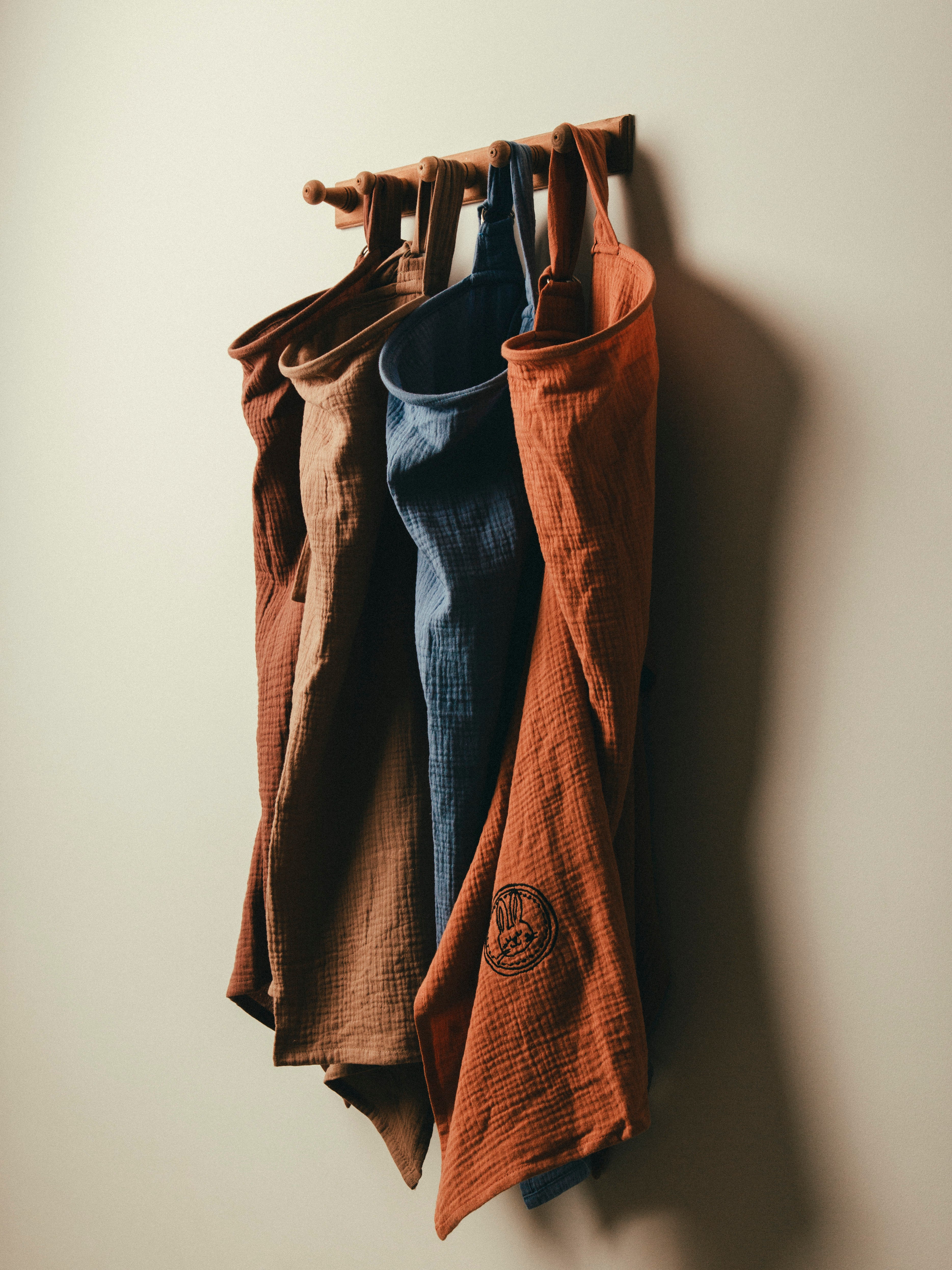 غطاء رضاعة 3 في 1، لون بني شوكولاتة، 100 × 70 سم